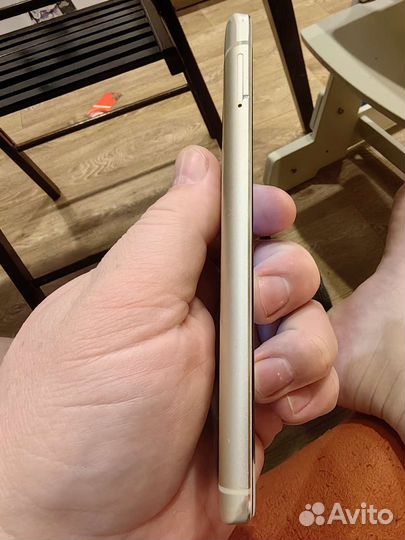 Телефон Xiaomi Mi 5 s
