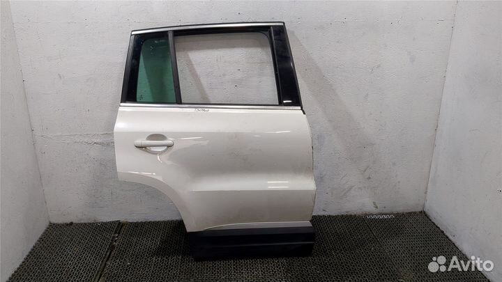 Стекло боковой двери Volkswagen Tiguan, 2012