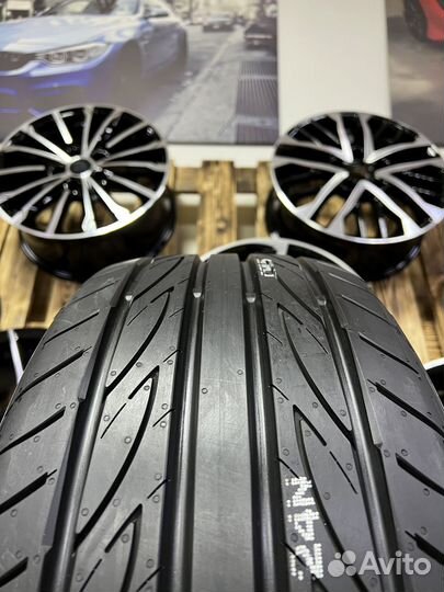 Yokohama Advan Fleva V701 245/35 R18 92W