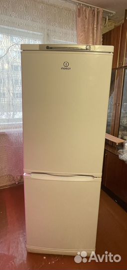 Холодильник Indesit