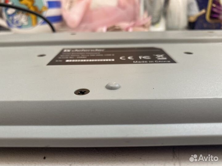 Клавиатура с подсветкой синего цвета