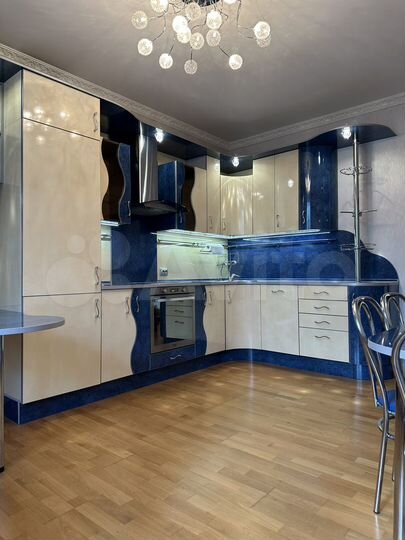 2-к. квартира, 76 м², 3/16 эт.