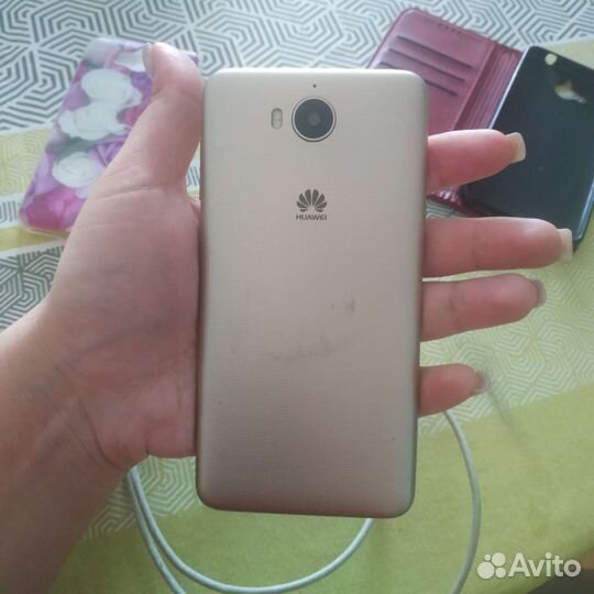Телефон Huawei