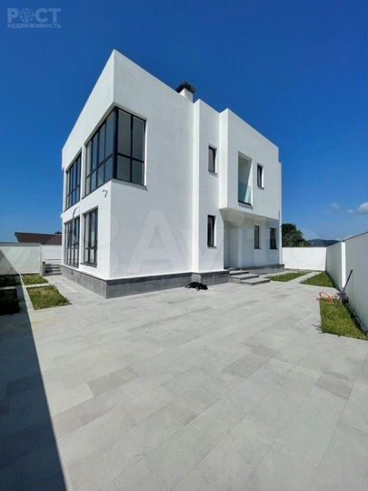 Дом 200 м² на участке 6 сот.