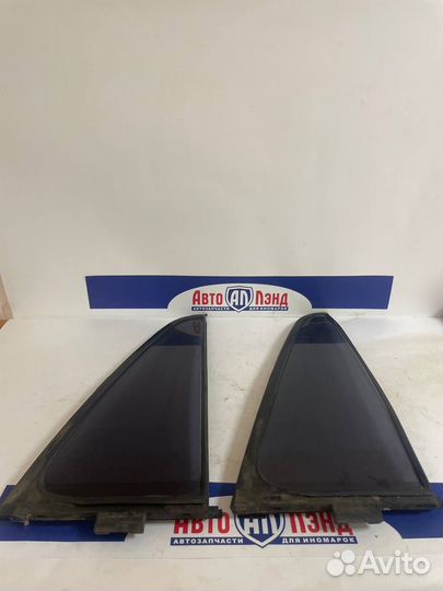 Форточка двери правая Toyota 4Runner /Toyota Hilux