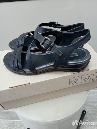 Босоножки женские