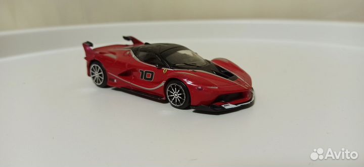 Модель автомобиля в масштабе 1:43