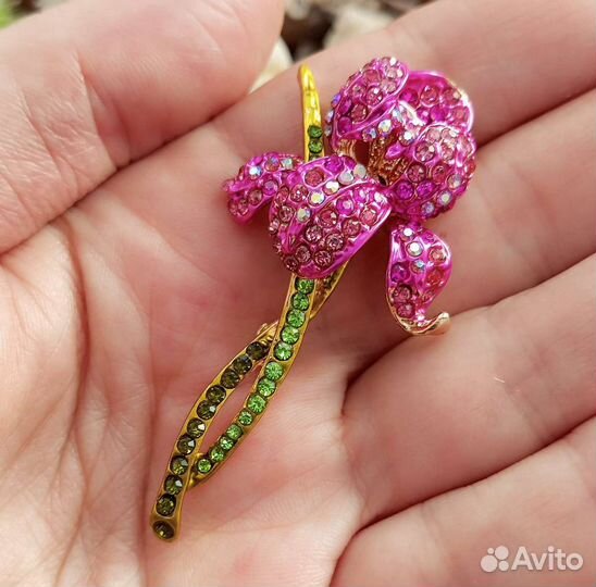 Шикарная брошь орхидея со стразами