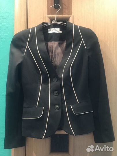 Продажа пиджаков, платья
