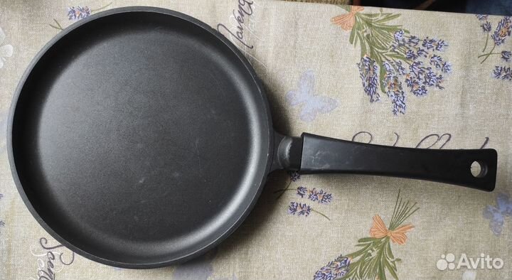 Сковорода блинная Biola