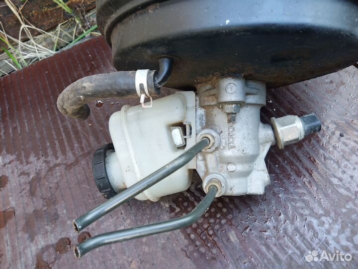 Главный тормозной цилиндр infiniti FX35