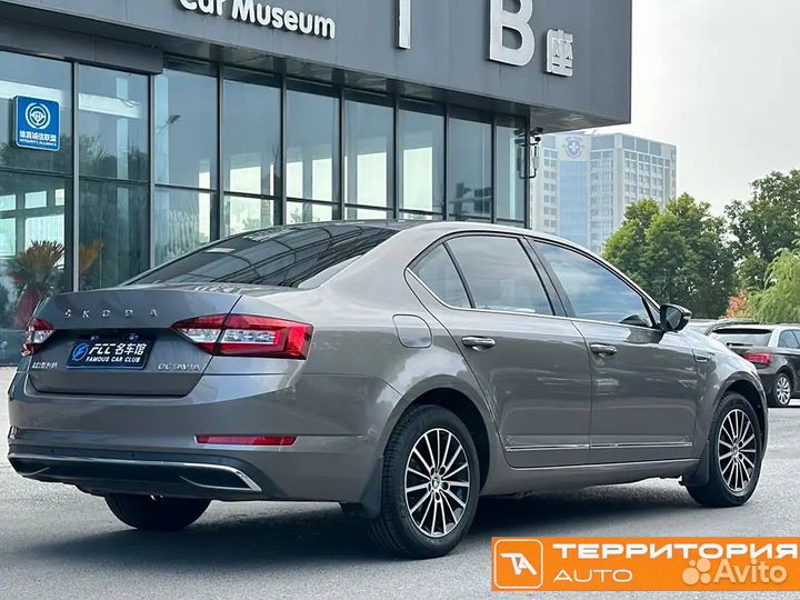 Skoda Octavia 1.5 AT, 2021, 30 000 км