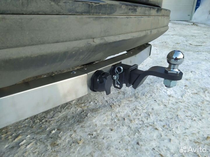 Фаркоп на Toyota RAV4 2013- 2019 без подрезки