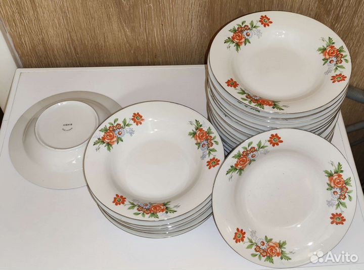 Столовый сервиз Тарелки