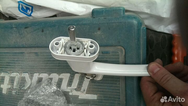 Ручка для окон с замком (защита от детей)