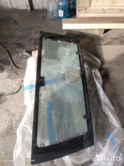 Стекло крышки багажника Ниссан террано 1