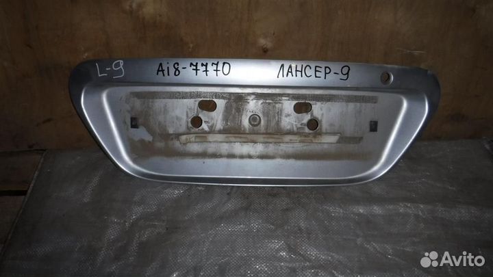 Накладка крышки багажника Mitsubishi Lancer 9 (CS