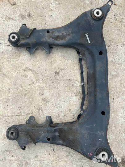 Подрамник передний 4B0399313CT