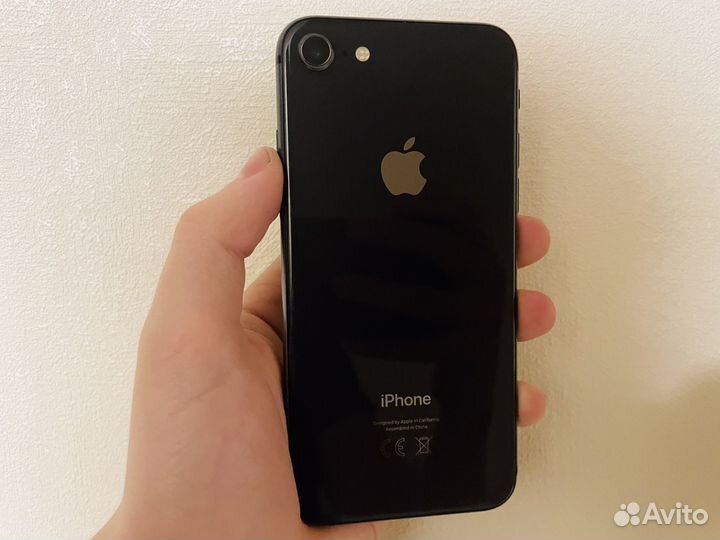 iPhone 8, 64 ГБ