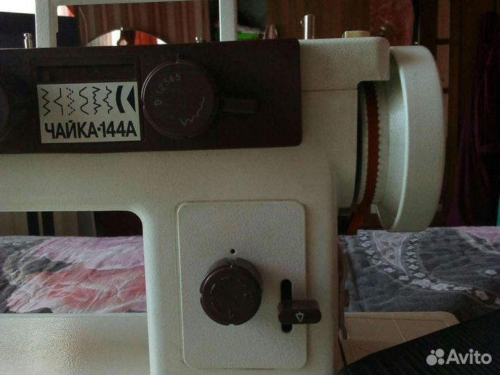 Швейная машина Чайка 144а