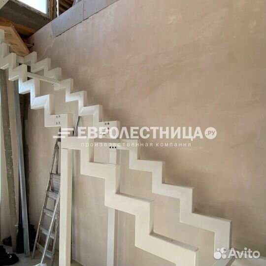 Лестница в дом на второй этаж