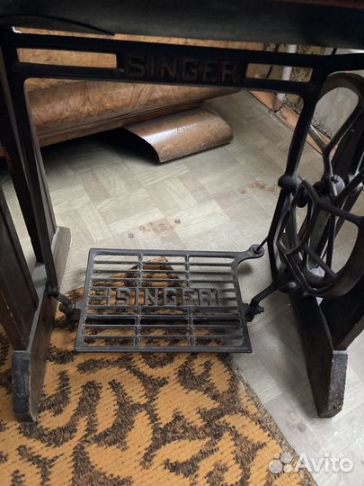 Швейная машина Zinger