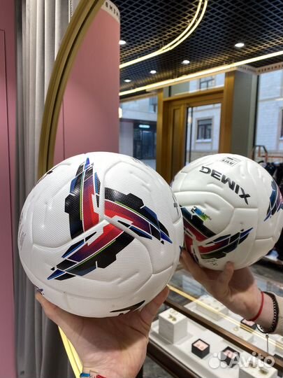 Футбольный мяч профессиональный