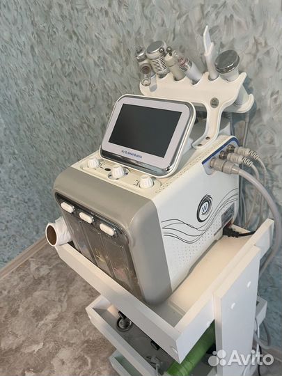 Косметологический комбайн-аппарат