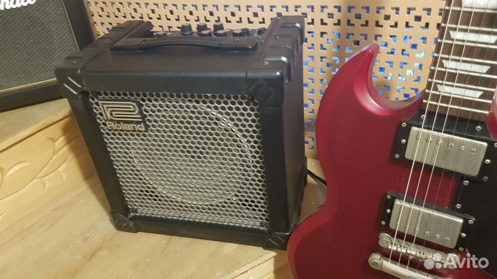 Комбоусилитель Roland Cube 15. Комбик Усилитель