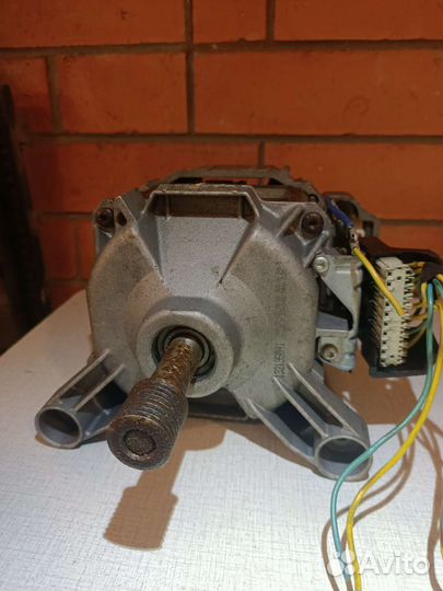 Двигатель от стиральной машины aeg 132195041