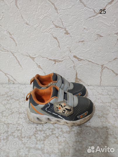 Кроссовки детские