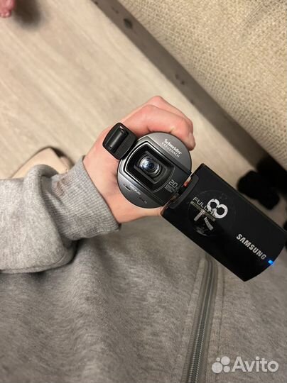 Видеокамера Samsung Full HD Schneider Kreuznach