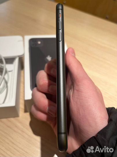 iPhone 11, 64 ГБ