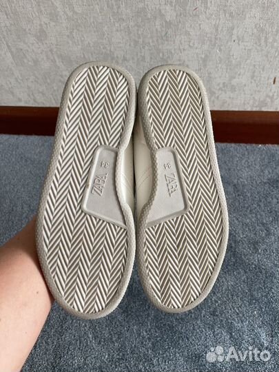 Кроссовки Zara 34