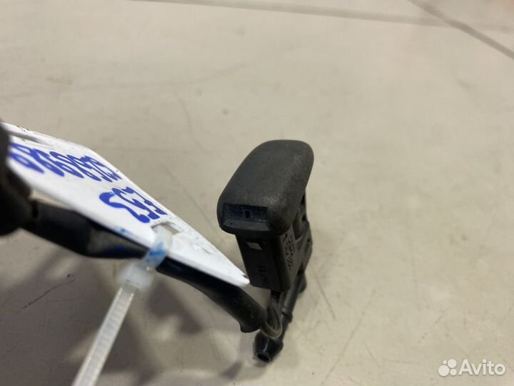 Форсунка лобового стекла BMW 1 E81/E87