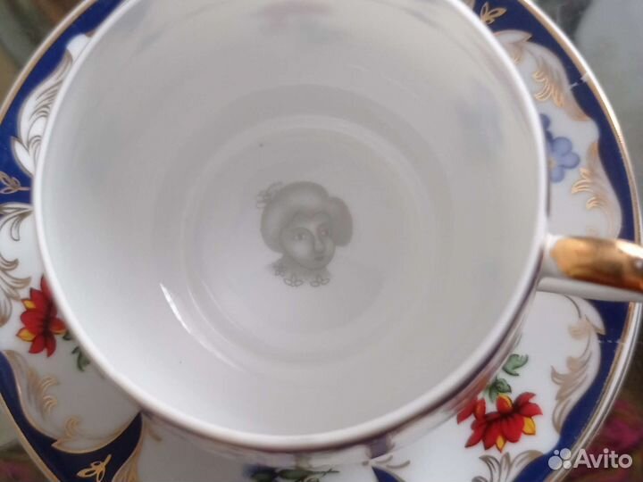 Кофейная чашка с блюдцем фарфор