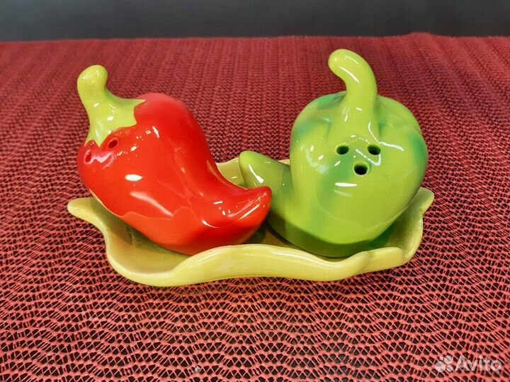 Набор для специй на керам. подставке (2 шт.)