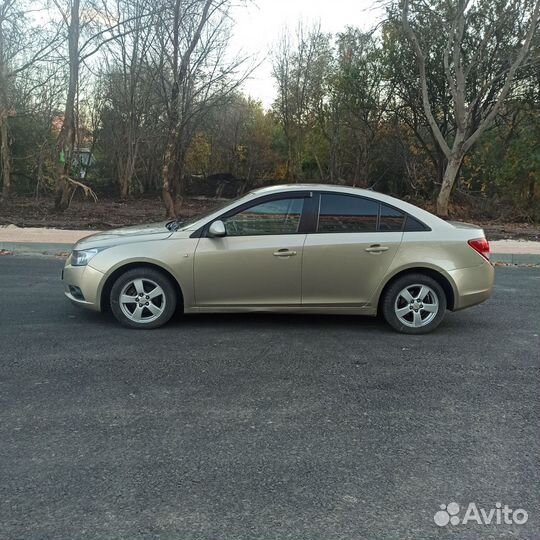 Chevrolet Cruze 1.8 AT, 2011, 206 000 км