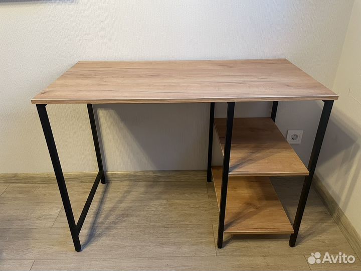 Стол письменный