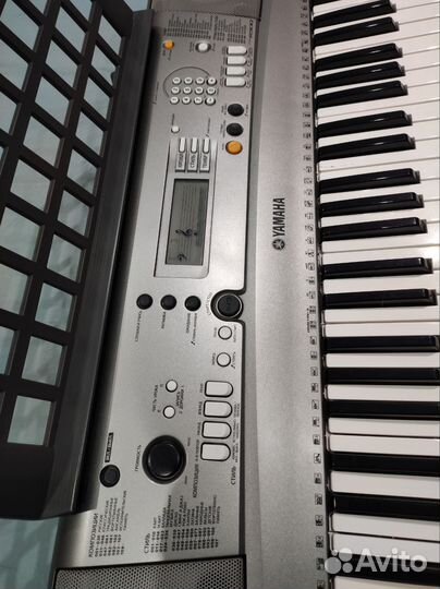 Синтезатор yamaha psr R300