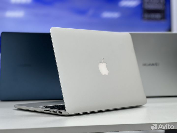 MacBook Pro 2k Retina Core i5 8G озу Металл