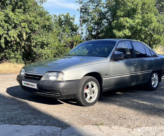 Opel Omega 2.0 МТ, 1988, 250 000 км