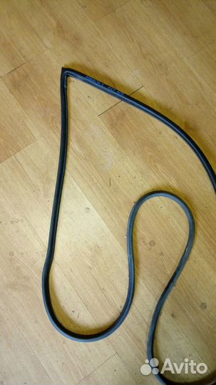 Тойота авенсис 1 уплотнитель пер.левой двери