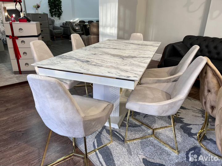 Стол кухонный со стульями