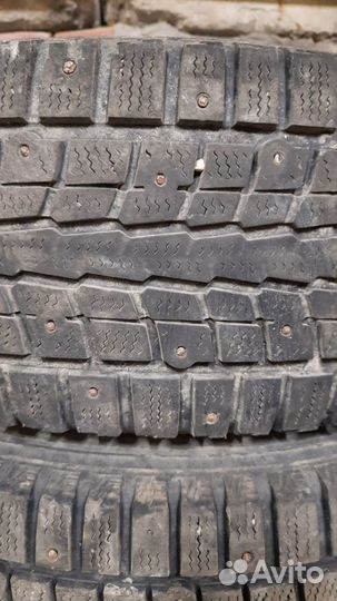 Dunlop SP Winter Ice 01 215/65 R16