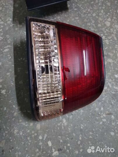 Фонарь задний Ниссан Санни 98-04 г.в