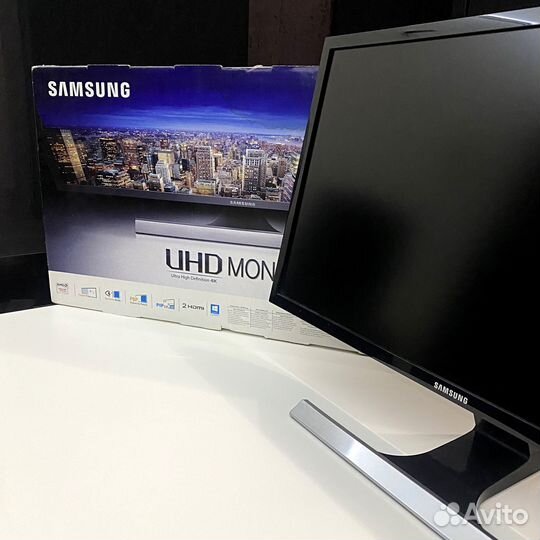 Монитор Samsung U28E590D
