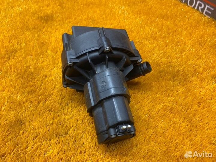 Насос продувки катализатора Mercedes-Benz E-Class