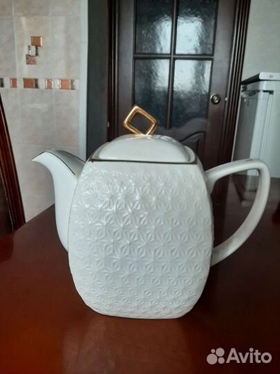 Набор чашек, чайник