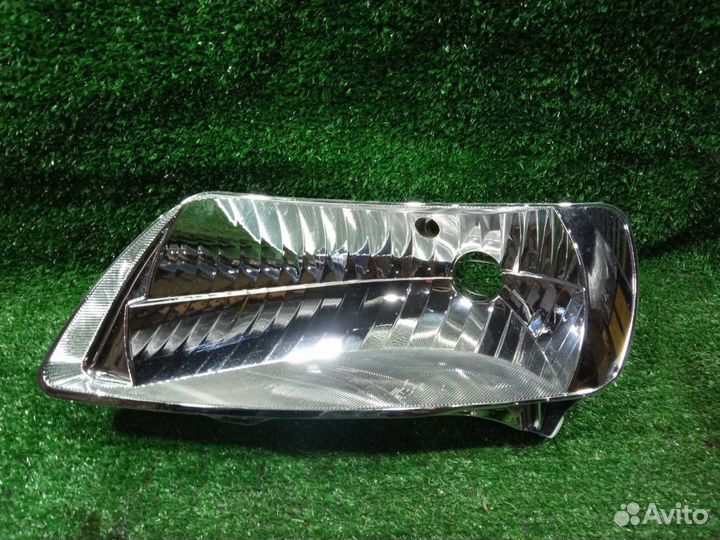 Отражатель фары Fabia (10-15) L б/у